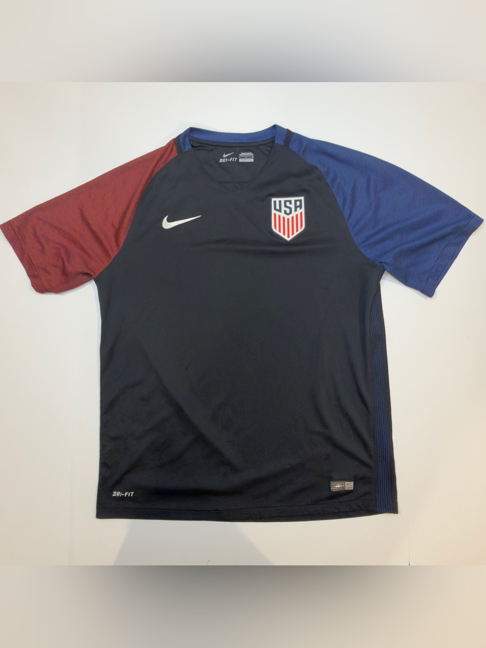 Nike USA Soccer Jersey Men’s Large Dri-FIT Black Red Blue Pre-Owned